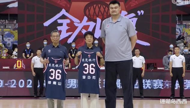 篮球元老支招广东队，钟南山夫人狂赞杜锋，两套阵容无惧季后赛(1)