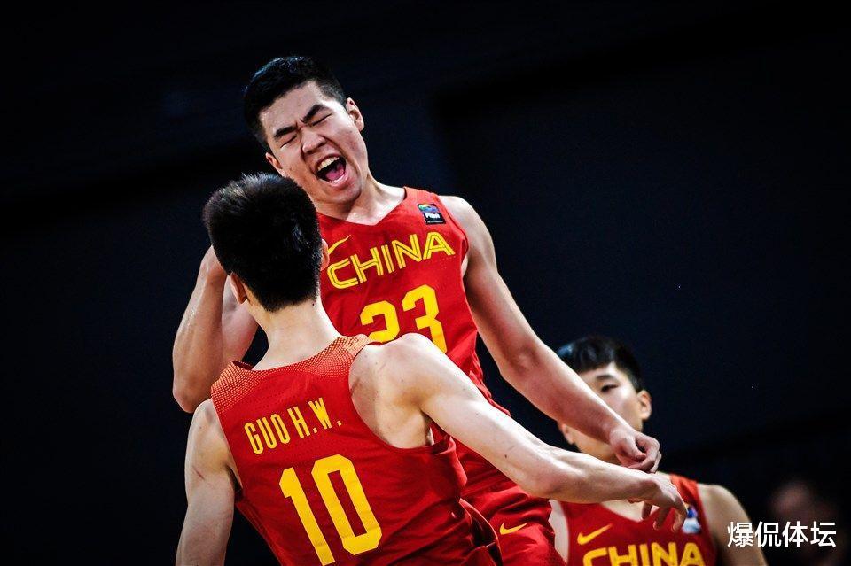 中国篮坛又一张镇麟，20岁留洋天才回归CBA，如今已是国青队长(4)