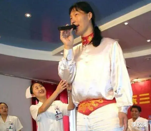 中国第一女巨人姚德芬：身高2.36，曾梦想就是吃饱饭，后来怎样了(9)