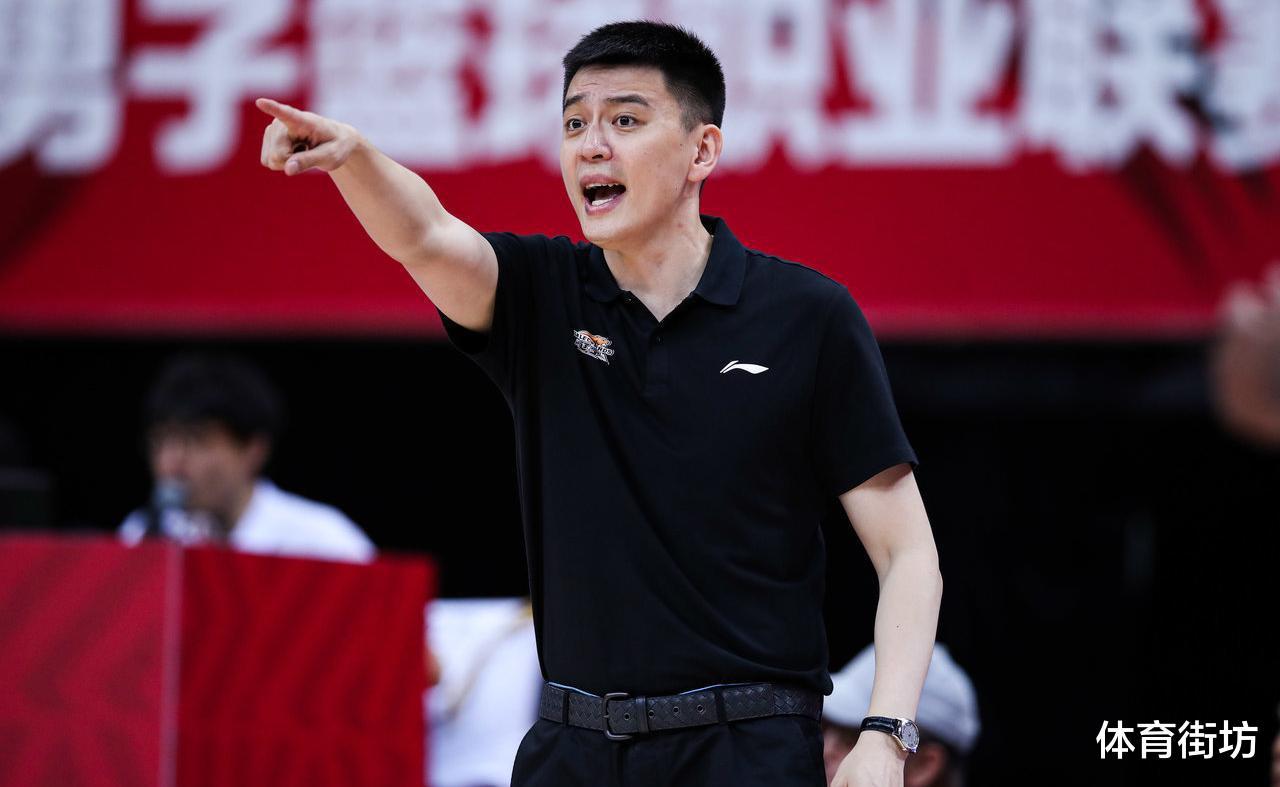 重磅消息，杨鸣申请辞职被李洪庆拒绝，下赛季还是你执教(3)
