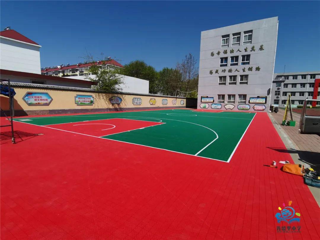 学校场地升级改造，这样的篮球场地已成标配！(4)