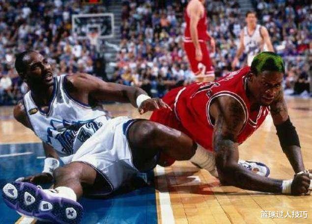 从90年代肌肉碰撞，到如今“远离”对抗，现在NBA到底少了什么？(4)