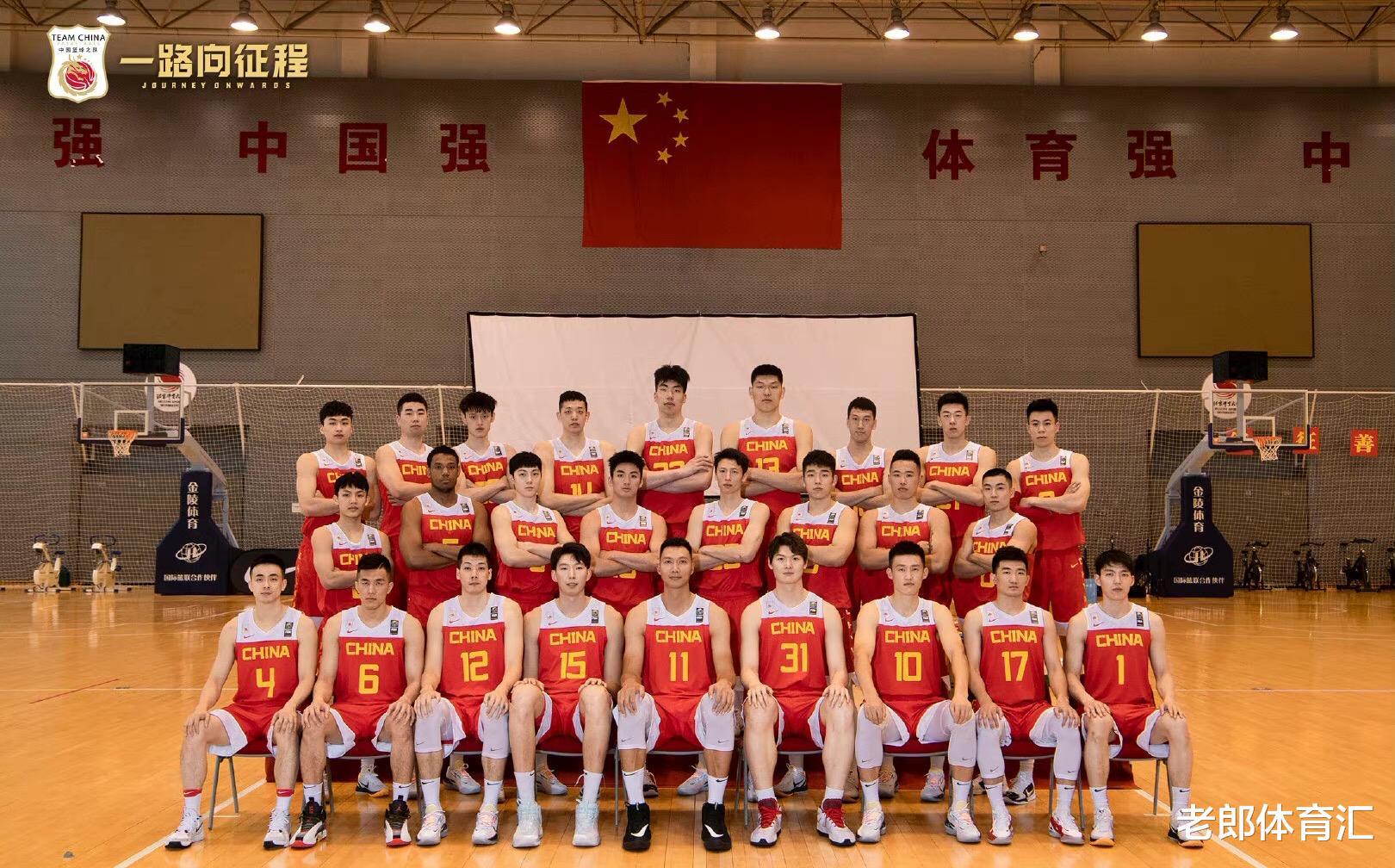 中国男篮迎来重大利好！奥运落选赛对手核心退役，字母哥也不打！(1)