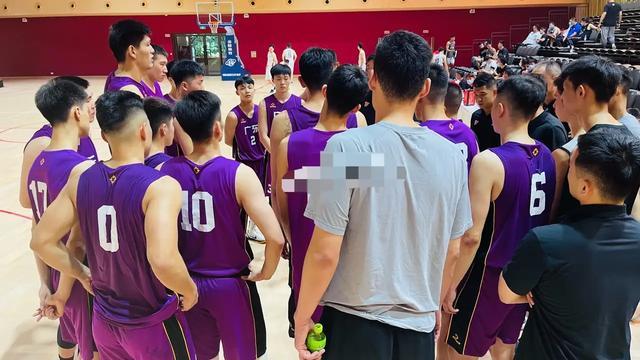杜峰不再担任中国男篮主教练一职，大家认为谁的能力可以胜任？(1)