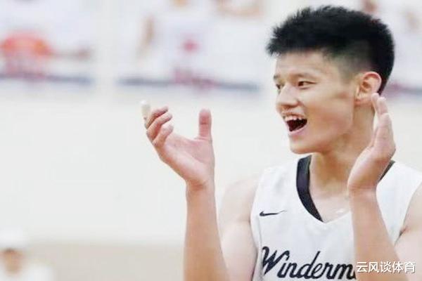 中国男篮迎来好消息，2米04新星亲自官宣，NBA有希望再现中国球员(1)
