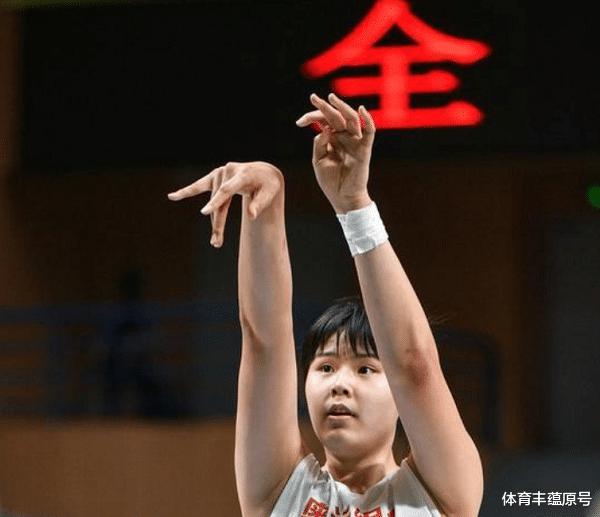 中国女篮无解三连胜晋级，半决赛对手浮出水面，完美大团圆结局(5)