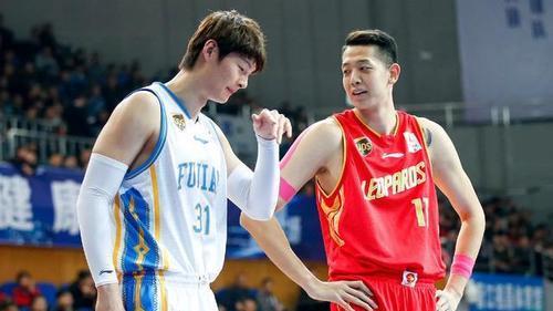 三人篮球赛演变为上海队内战，王哲林遭队友刻意针对(1)