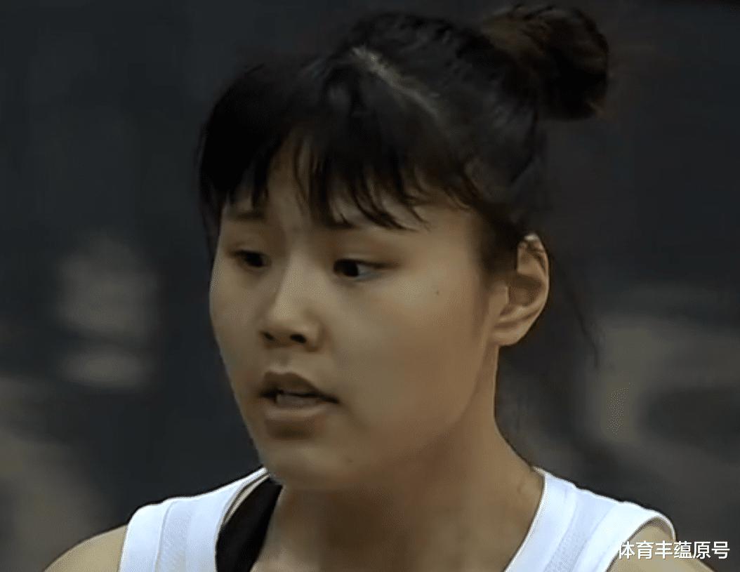 亚洲杯：卫冕冠军拒绝爆冷，67: 65，中国女篮迎来机会，决战来袭(2)