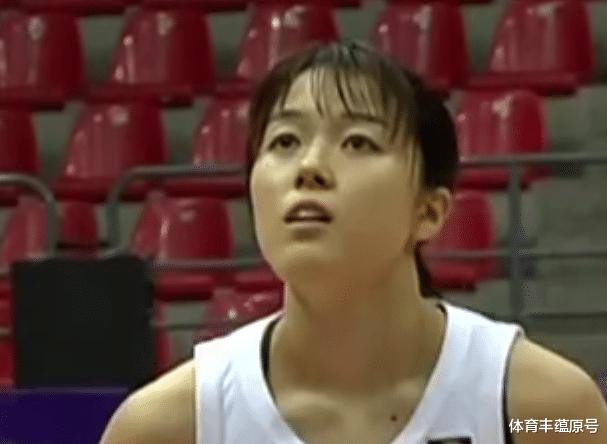 亚洲杯：卫冕冠军拒绝爆冷，67: 65，中国女篮迎来机会，决战来袭(4)
