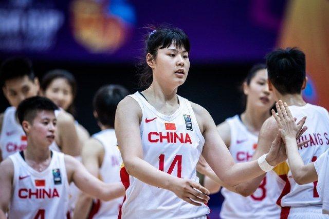 惜败日本失冠！只有“内功”的中国女篮又毁在三流后卫线上？(1)