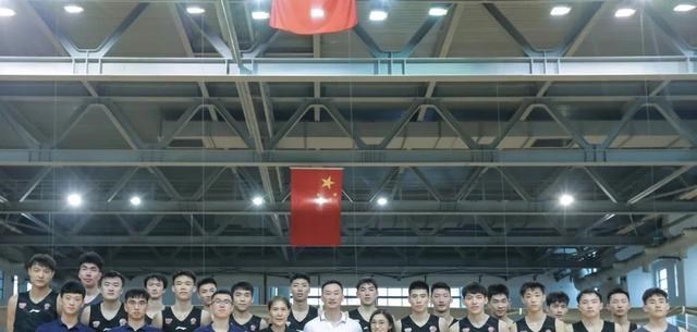 CCTV5+直播！浙江最强全华班迎战，吴前拒绝爆冷，2米23高塔首秀(1)