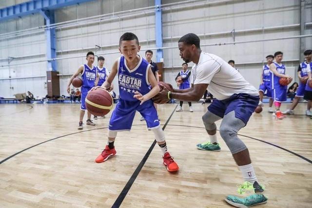 2028年中国男篮主力阵容预测，４人有望冲击NBA(28)
