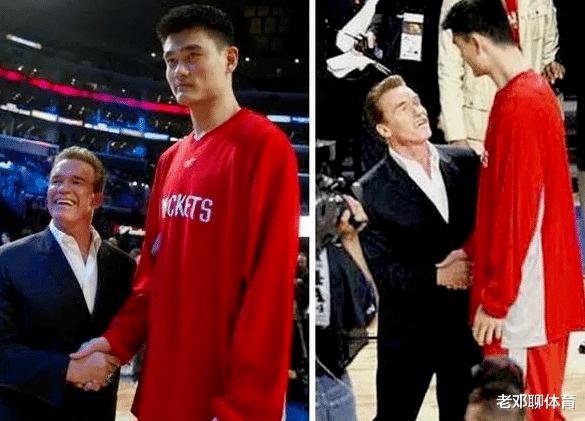 众所周知施瓦辛格又高又壮，但站在NBA球星旁边 他就是弟弟(7)
