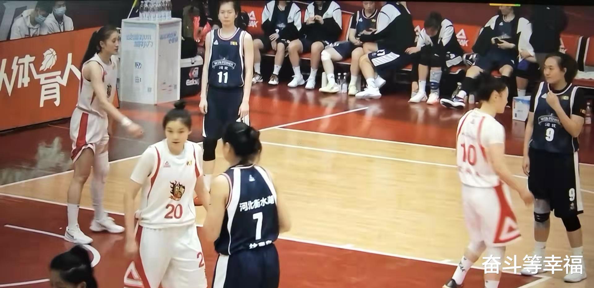 WCBA常规赛，山西女篮77比65击败河北女篮，赛季首次违体犯规产生(6)