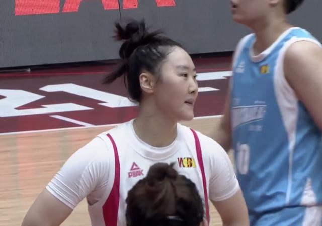山西女篮6分优势获胜，有惊无险晋级八强，刘佳岑21分9篮板(5)