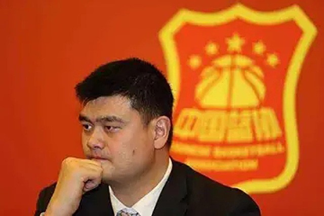 中国篮协领导姚明、宫鲁鸣皆亿万富翁：一个月薪2万，一个月薪七千(20)