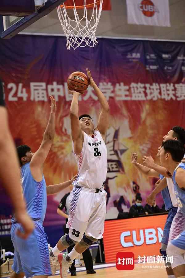 中国大学生篮球联赛揭幕战首次入川 西南交大摘得基层赛冠军(2)
