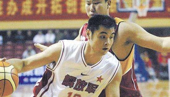 中国乔丹胡卫东跟战神刘玉栋在巅峰时期可以在NBA上立住脚吗？(7)