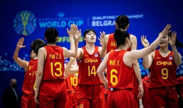 “考试合格”！郑薇执掌中国女篮，她凭2点显得许利民能力不足！(1)