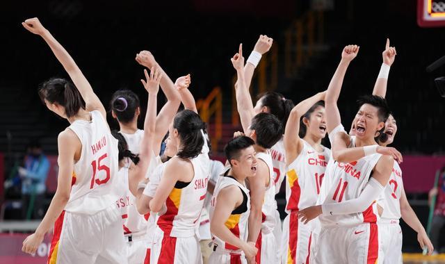 “考试合格”！郑薇执掌中国女篮，她凭2点显得许利民能力不足！(4)