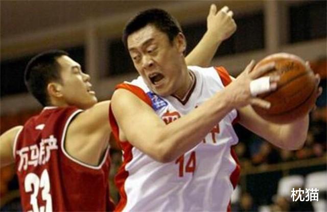 中国男篮骄傲，曾经的“亚洲第1中锋”单涛，退役后过得如何？(1)