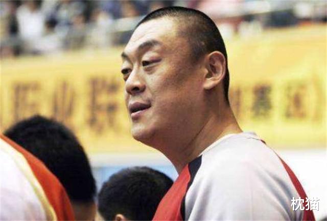 中国男篮骄傲，曾经的“亚洲第1中锋”单涛，退役后过得如何？(10)