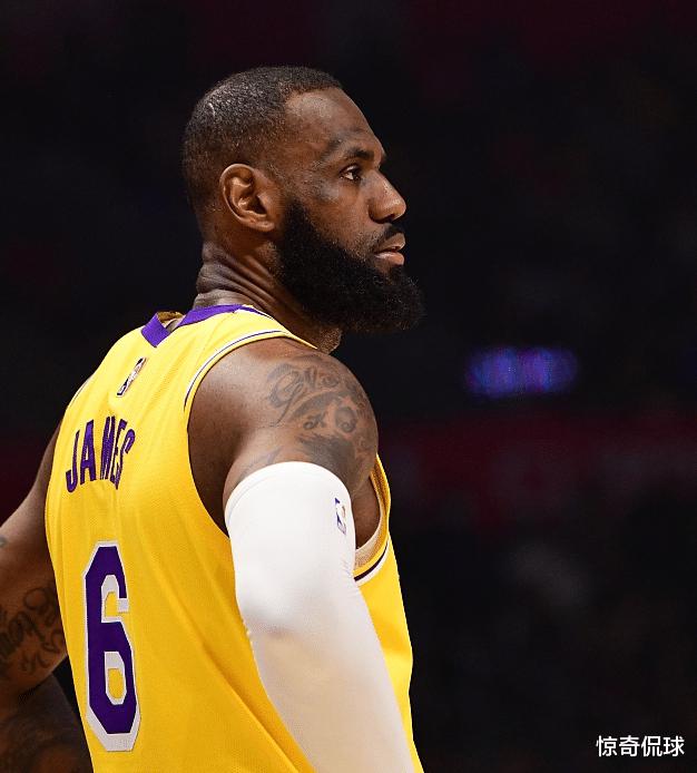 Hoàn toàn tuyệt vọng! Nhóm nghiên cứu tiết lộ rằng thái độ nội bộ của Lakers là tiêu cực và một số người chơi chỉ muốn tồn tại vào tháng trước (8)