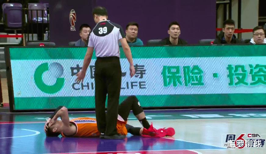 Dingge xử phạt Xu Zhonghao, Bạo lực làm tổn thương người dân đã xúc phạm bóng rổ Trung Quốc, Li Chunjiang nhảy như Lei Shi để nhấn Yao Ming (1)