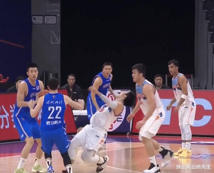 Mùa giải thường xuyên của CBA: Đội bóng rổ nam Tân Cương đã đánh bại đội bóng rổ nam Tianjin, cuộc đối đầu thể chất là đúng! Tại sao không vào playoffs? (4)