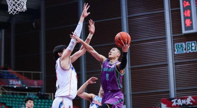 Gao Shiyan sẽ rời khỏi đội bóng rổ nam Sơn Đông mùa tới, và có thể khó trở lại Liêu Ninh. (5)