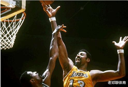 Bạn có thể lọt vào top 10 trong lịch sử NBA trong một nửa ra mắt không? 3 vị thần vĩ đại này thực sự làm điều đó (2)