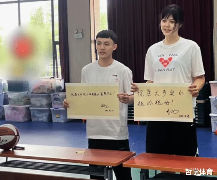 CBA bốn tin tức! Xu Jingyu bắn phá Yang Ming, Xu Jie đã cho thấy thư pháp, Báo cáo của người chơi Tianjin Real -Name (2)
