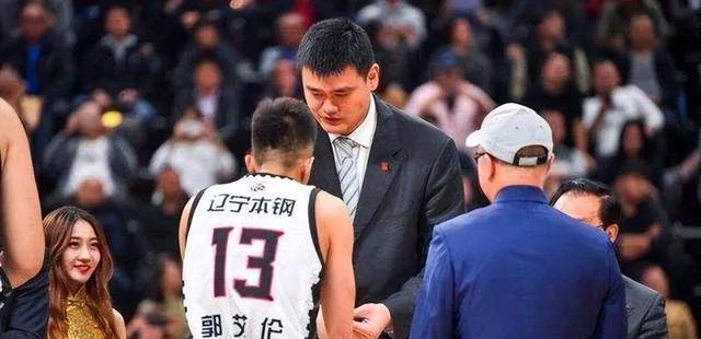 Allen đã không gia hạn hợp đồng của mình, Xiao Gao trở lại với bóng rổ Liaoning, người đàn ông xấu xa đã bị cướp, Yao Ming bị thẩm vấn, và Hining rất khó để rời khỏi đội (12)