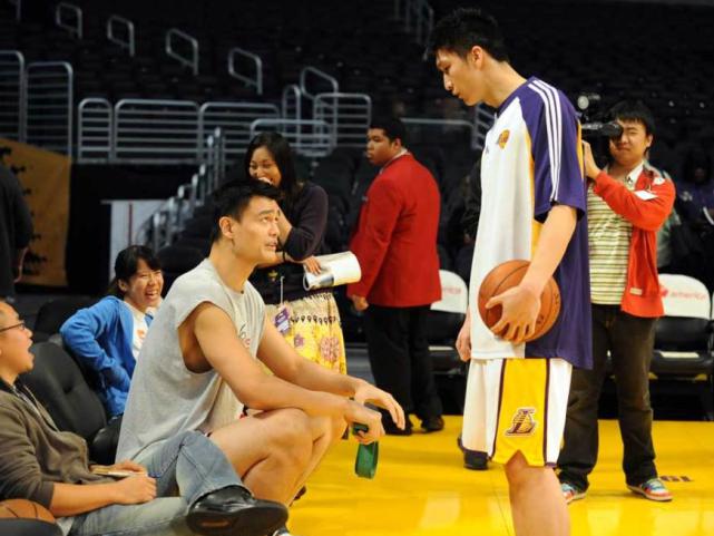Domineering! Vào năm 2008, Sun Yue đã chơi với tính khí nóng nảy, Yao Ming mắng: Dám ra khỏi cánh cửa này, tôi sẽ làm cho bạn Olympic lớn (3)