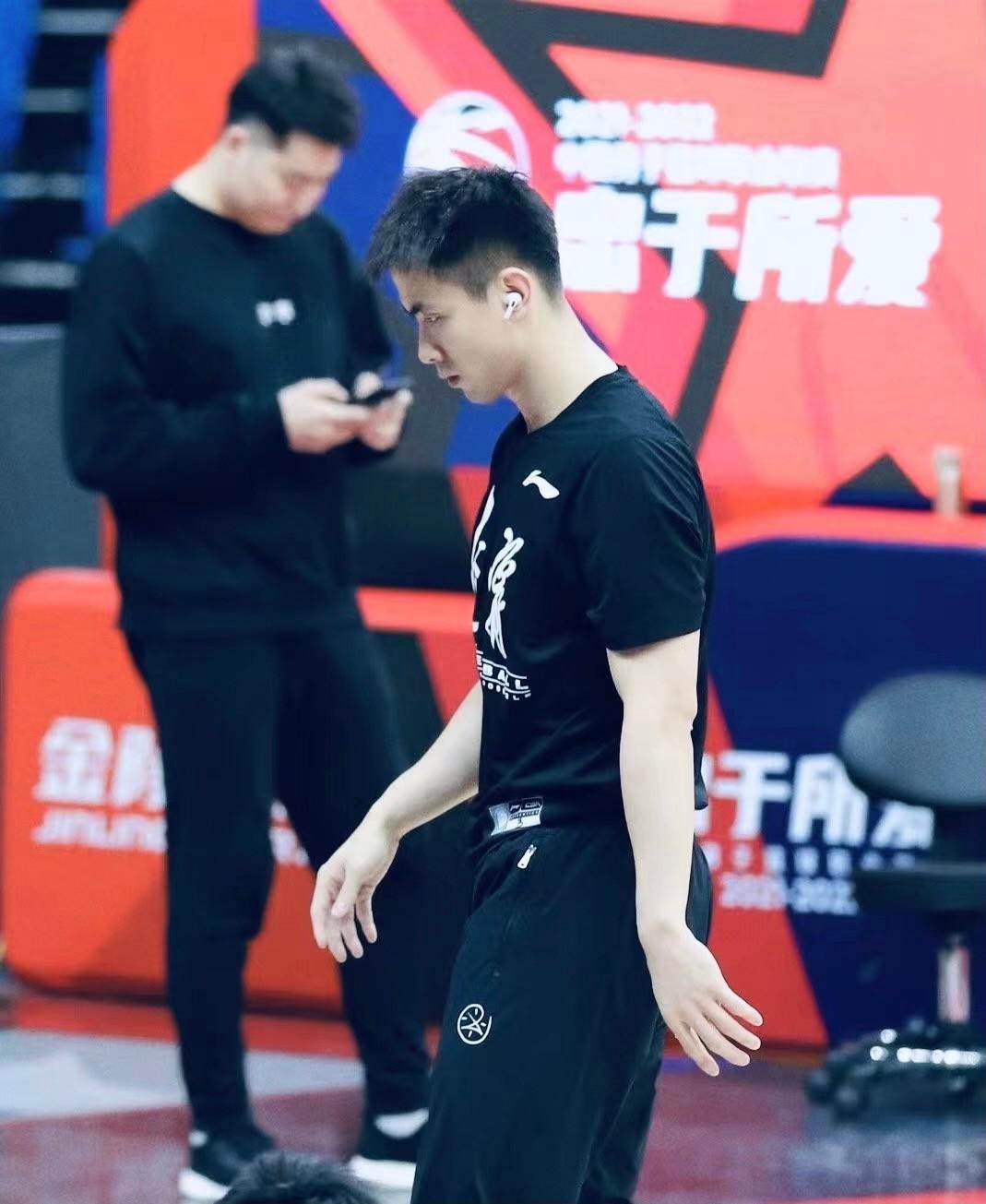 Deep: Leo lên đỉnh cao và chọn Fairy Grass, 27 -Year -old Zhao Jiwei ra khỏi bóng tối để xem danh thiếp bóng rổ, Liêu Ninh (12)