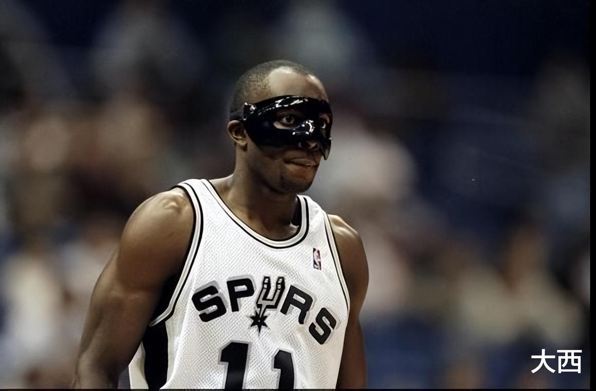 NBA戴过黑色面具的5大球星，大帝很霸气，科比神似佐罗(3)