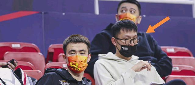 Ba tin tức về bóng rổ Liêu Ninh, Yang Ming xuất hiện ở Dalian, nhà phân tích vô địch đã rời khỏi đội, Zhang Zhenlin đã ký một công ty môi giới mới (2)
