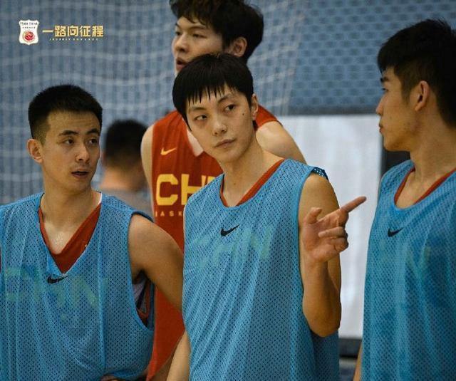 Danh sách đào tạo bóng rổ nam Trung Quốc đã nổi lên và ba cầu thủ trong cả hai đội Liêu Ninh và Quảng Đông được chọn (4)