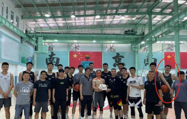 4 Tin tức! Hall of Shengwei ở lại, Zheng Wei rẽ phải, West Heat cuối cùng đã được công bố và các chi tiết của đội bóng rổ nam đã được công bố (1)