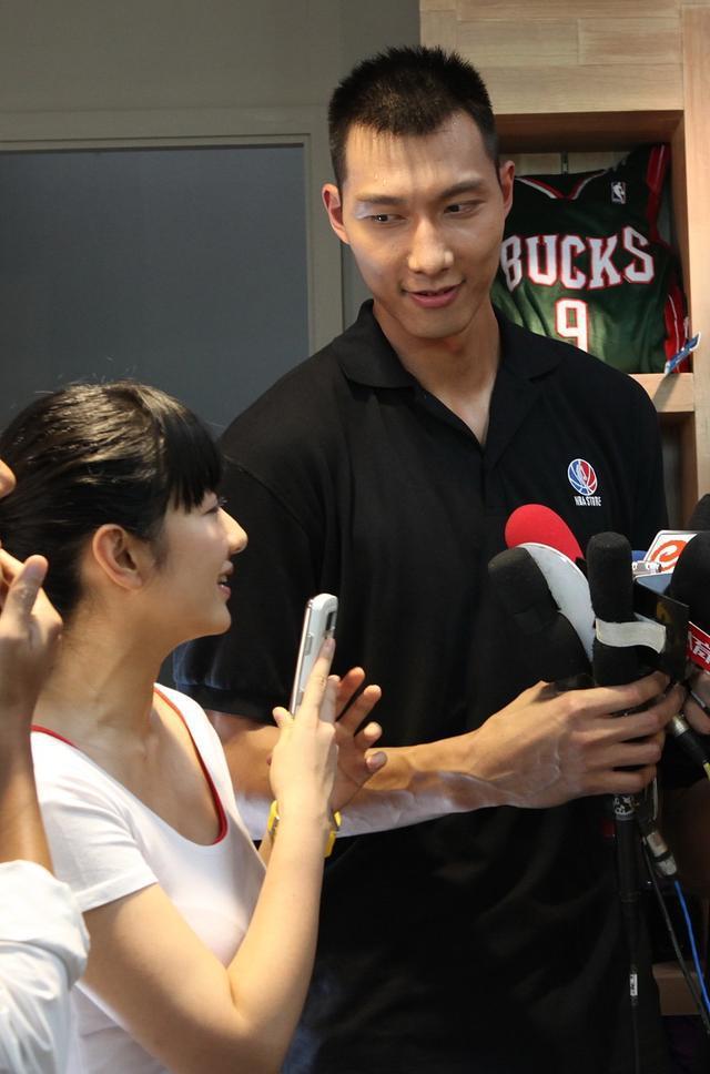 CBA Fun News: Yi Jianlian đã chơi trong năm mùa của NBA, CBA đã kiếm được bao nhiêu tiền trong 16 mùa (6)