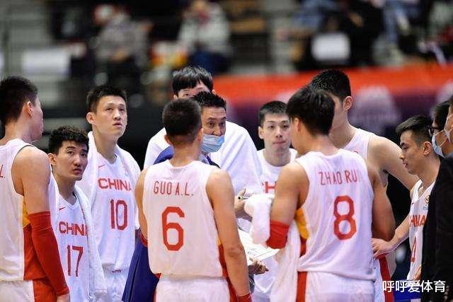恭喜中国男篮，雄鹿邀请姚明接班人试训，NBA点评一针见血(4)