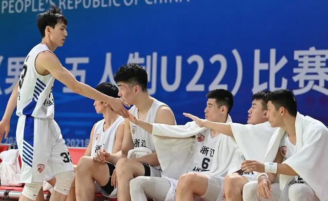 浙江跟新疆队有望一换一，2米18巨头或去上海队，李春江才是赢家(2)