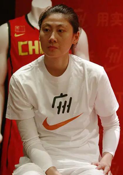 从无名小卒到球队领袖，卞兰不靠运气靠实力，她的光芒确实很耀眼(5)