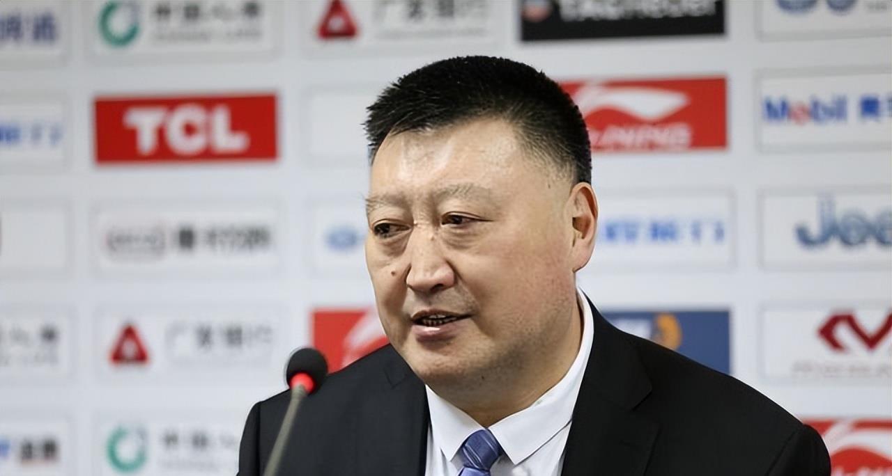 CBA中职篮北京首钢王骁晖是退役做教练而方硕是队员兼任教练(5)