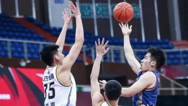 Anh Guo Ailun từ chối lời mời của Yang Ming, rời khỏi đội bóng rổ nam Liêu Ninh, gia nhập đội Vũ Hán để tác động đến CBA (1)