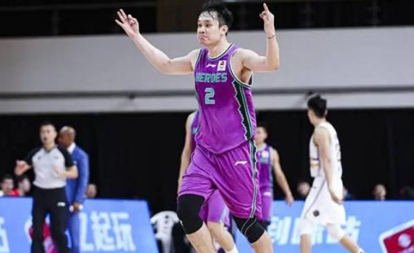 李春江再度升级阵容！CBA王牌正式加盟上海男篮，夺冠添重要拼图(1)