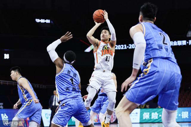 姜伟泽，从救火队员到中国篮球的“小镇青年”(6)