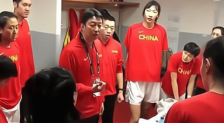 噩耗！中国篮坛功勋离世，享年55岁，姚明悼念，球迷伤心落泪(4)