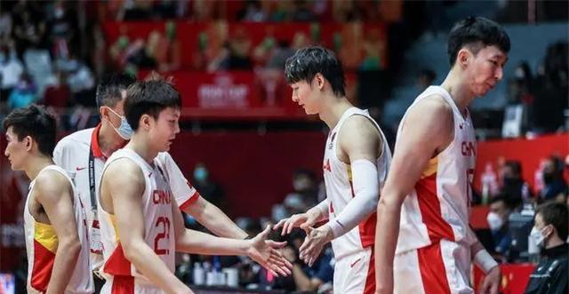 亚洲杯小组赛，男篮遭伤病全军覆没，下一步中国男篮该何去何从(6)