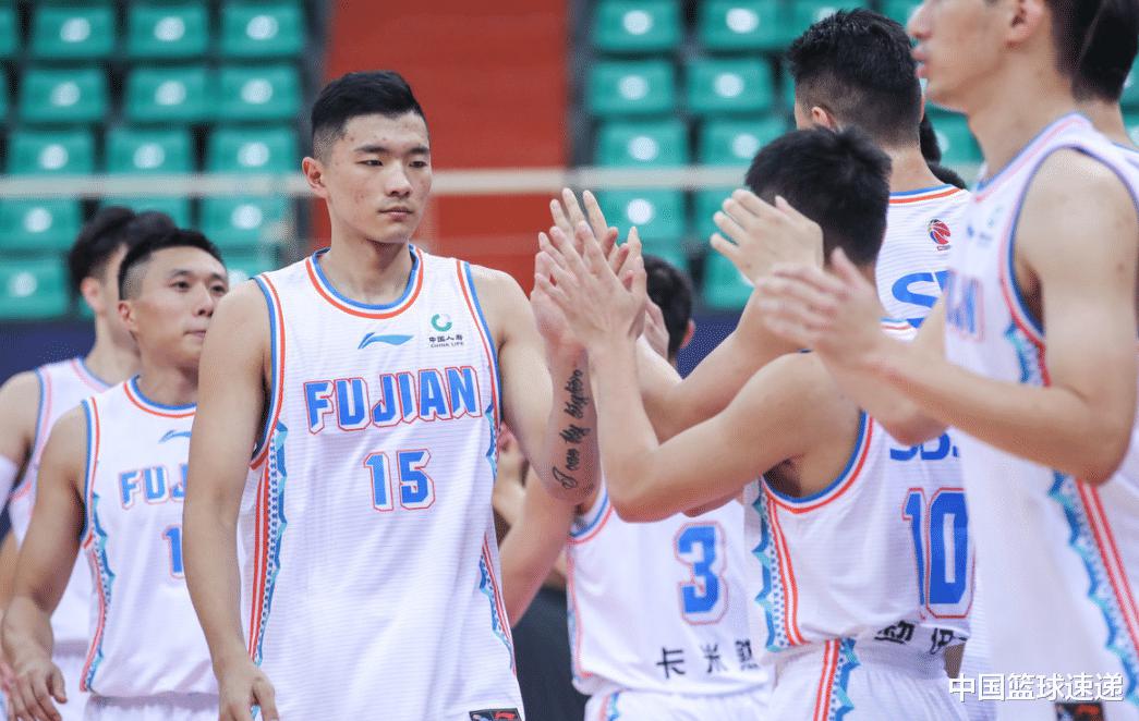 Chính thức quyết tâm! Trung tâm tay 2 -meter 16 của Úc sẽ gia nhập đội bóng rổ nam Fujian. Anh ấy đã cắt 15+8 (1) cho Zhou Qi